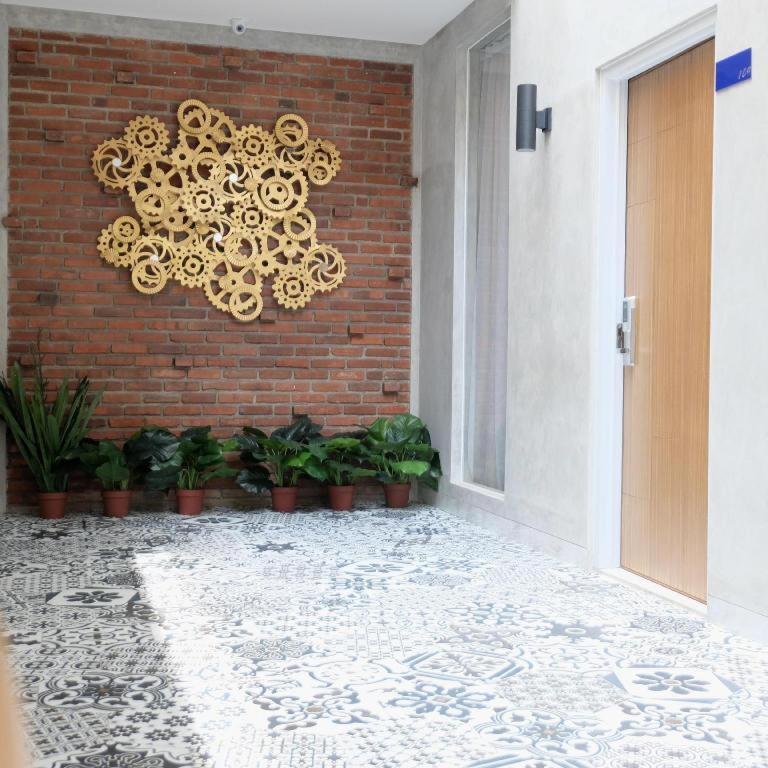 The Batik Bed And Coffee Bandung Hotel Exterior photo